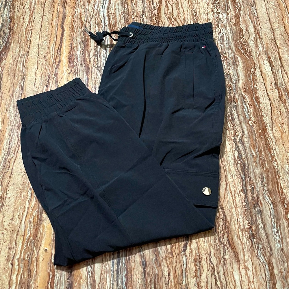 Tommy Hilfiger - Picture 6 of 14
